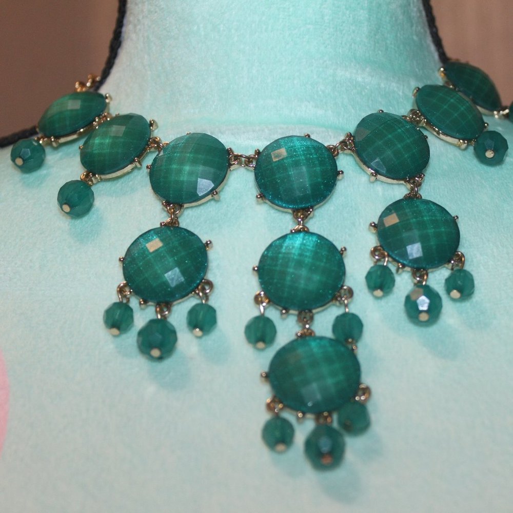 Nwtags: Aqua Circle Glass Necklace
